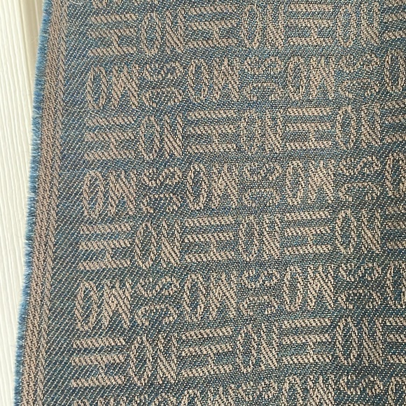 Vintage moschino logo print scarf - Picture 6 of 7